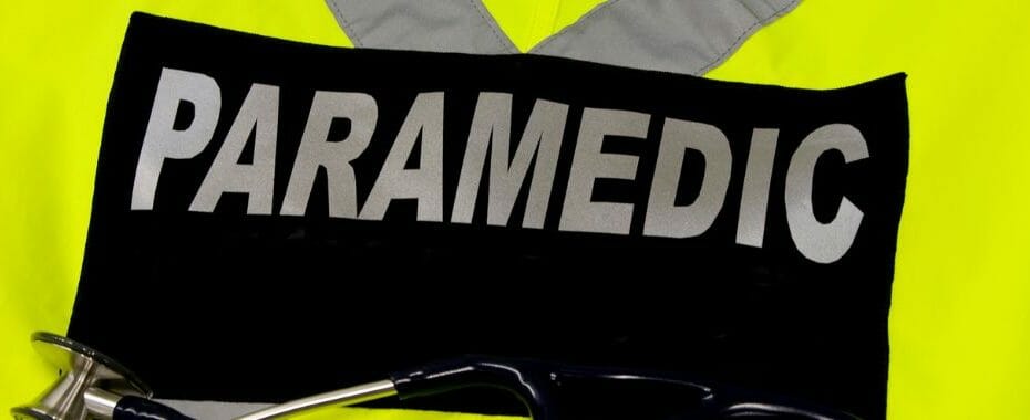 becoming a paramedic